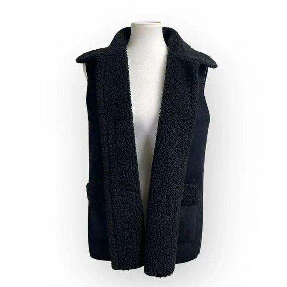 Jones New York Black Faux Suede Vest, toggle button. Women's XL, faux sherpa - Picture 4 of 14